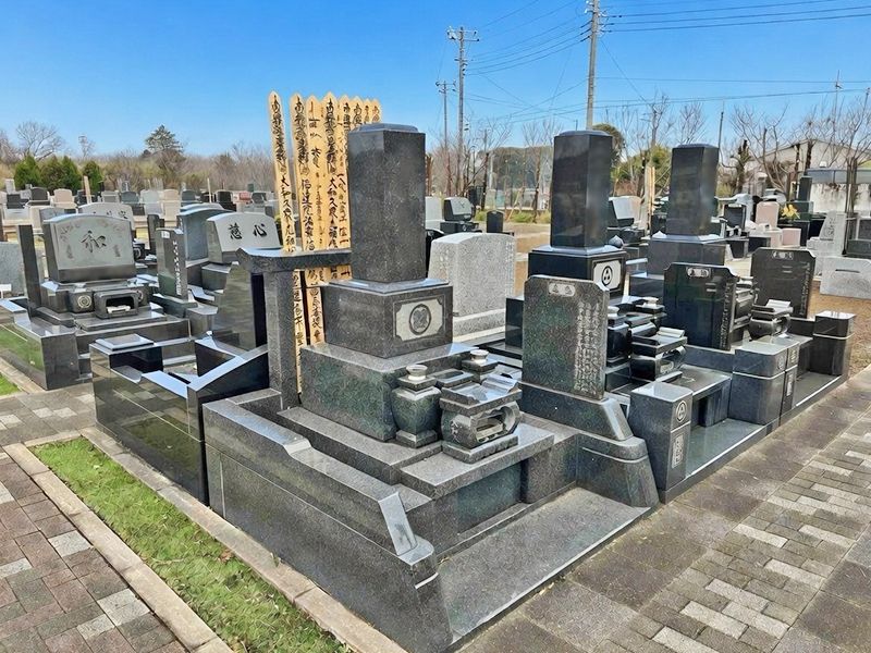 昔ながらの墓石を建てられる一般区（2.25㎡）