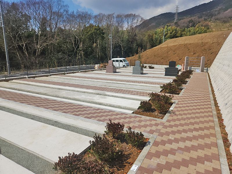 鶴巻霊園 もえぎのさと
