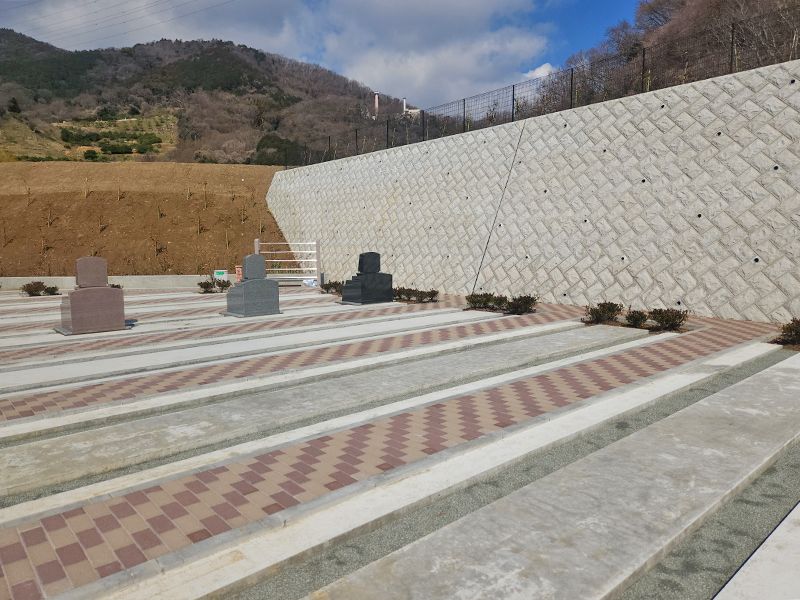 鶴巻霊園 もえぎのさと