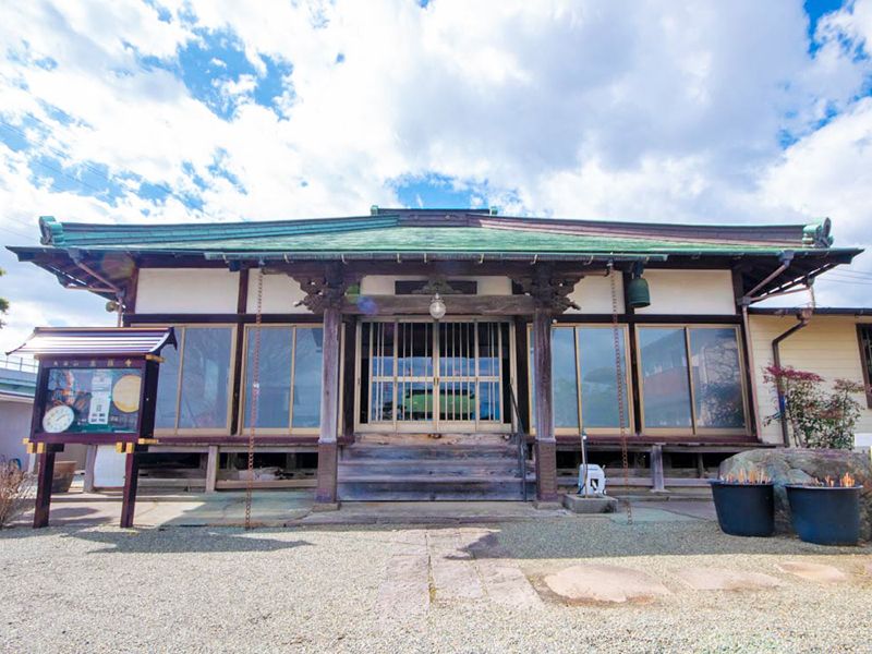 本堂正面の外観