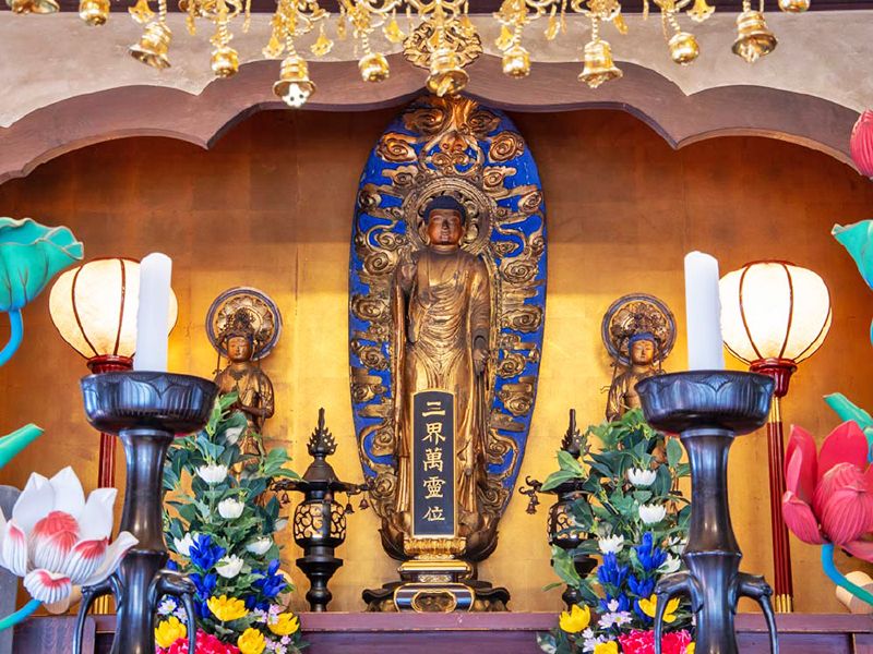 金色の仏壇