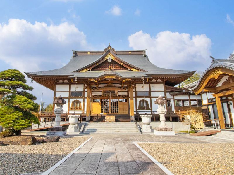 本堂正面の外観