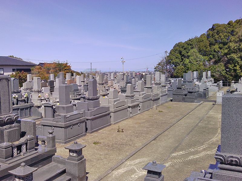 様々なデザインで建立ができます。