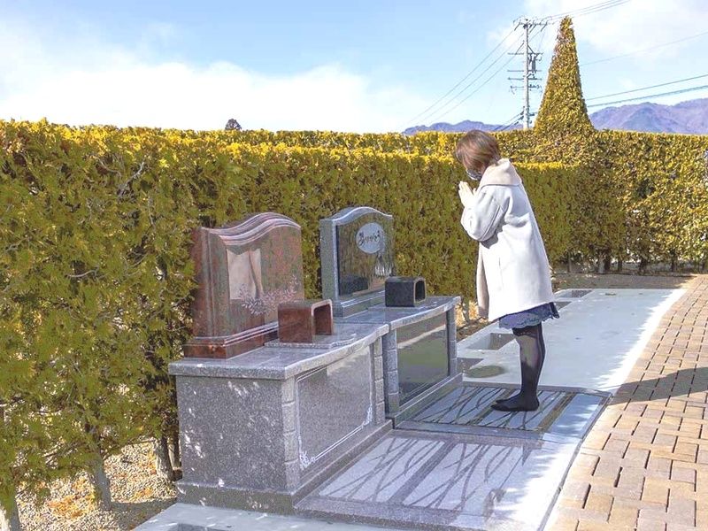 立ったままお参りできる一般墓が誕生！