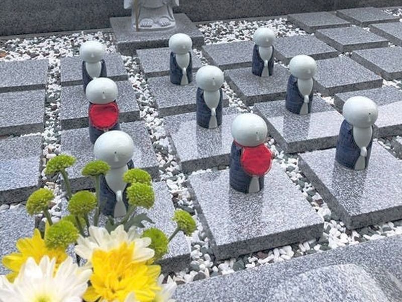 入佛寺墓苑