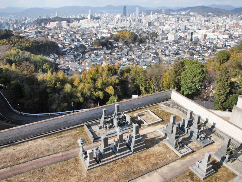 黄金山墓苑