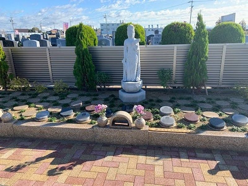 個別の区画に銘板を設置します