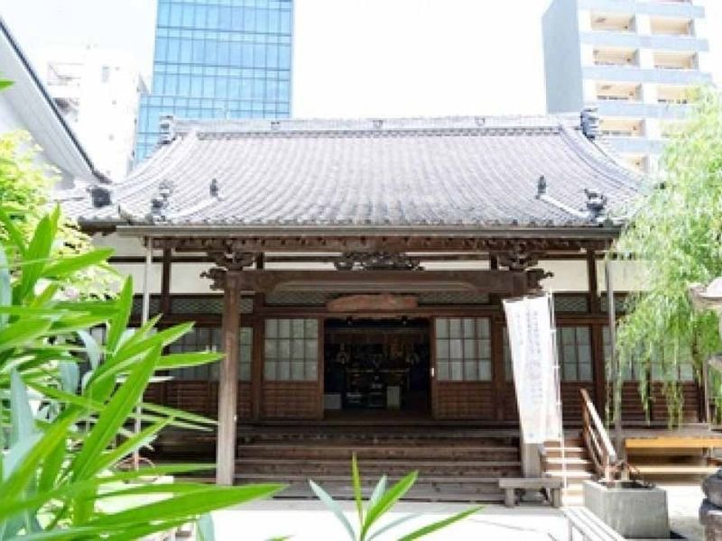 久遠寺 境内納骨あかり御堂／永代供養墓まどかの丘