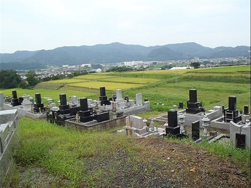 長袋共同墓地