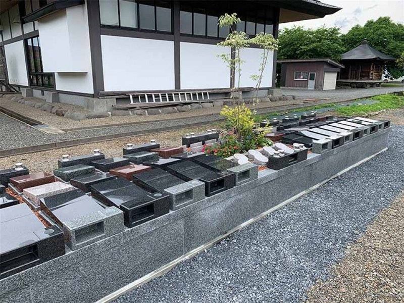 東源寺墓苑