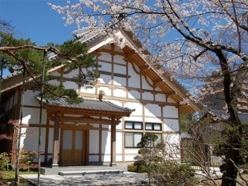 満勝寺墓苑