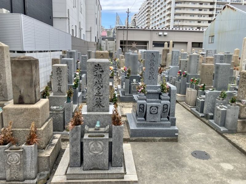 諸口共同墓地