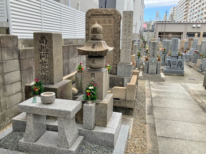 諸口共同墓地