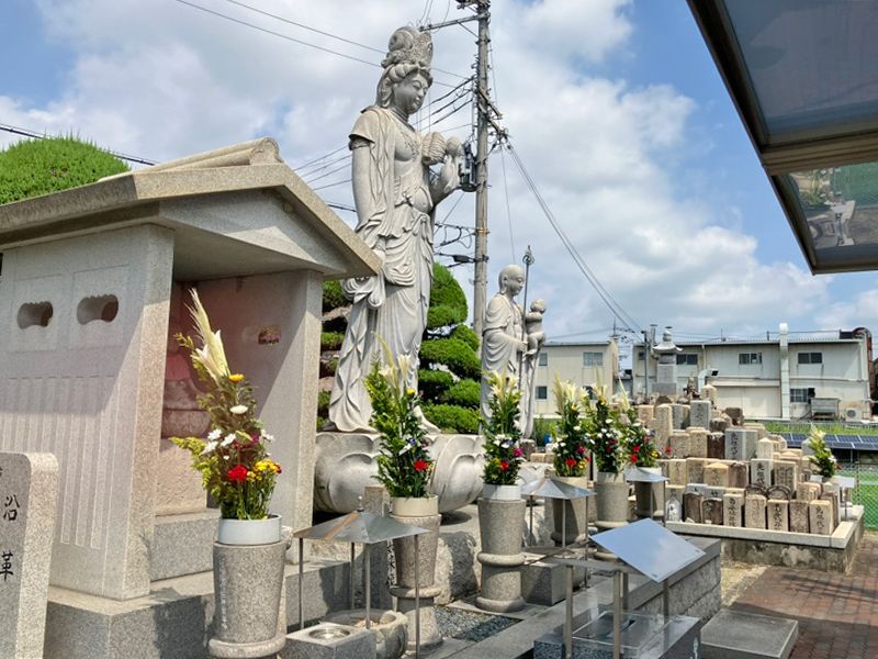 植附・芝墓地
