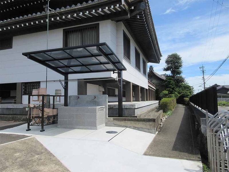 墓地水汲み場