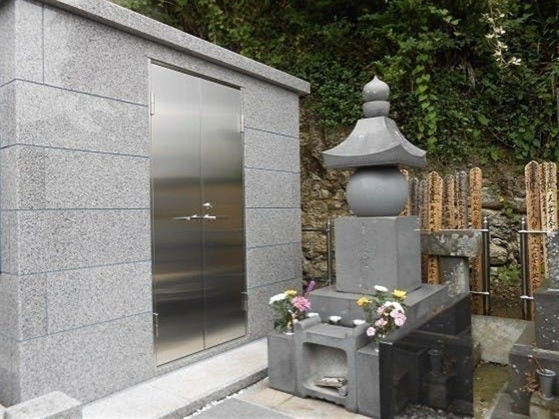 泉福寺墓苑