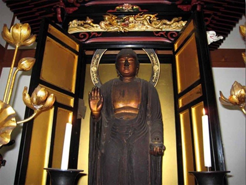 薬師堂内