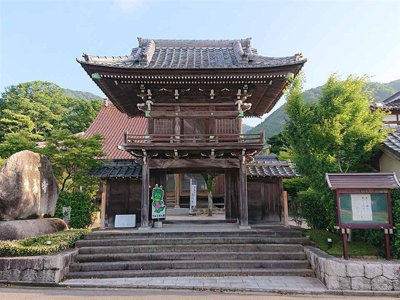 江戸時代に建立された鐘楼山門