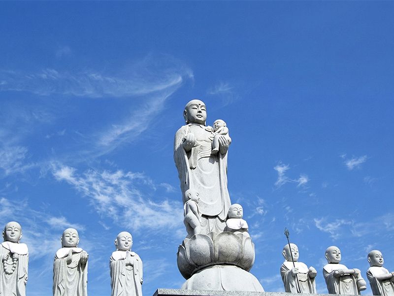 六地蔵尊並びに水子地蔵堂