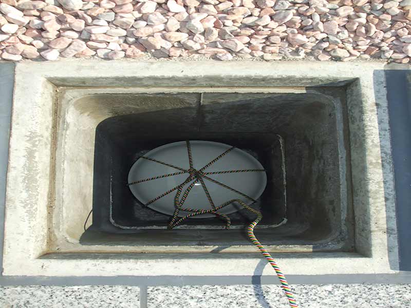 墓友葬聖地苑　骨壺が納骨された様子