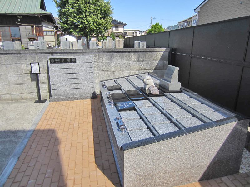 善遠寺境内墓地