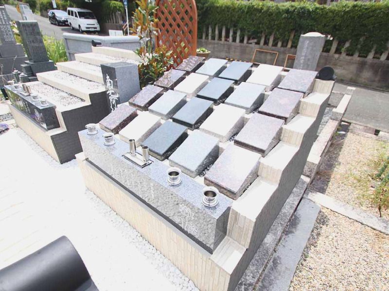 八事願生堂 庭園墓