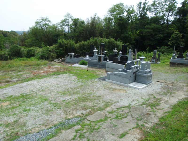 吉井町岩崎共同墓地