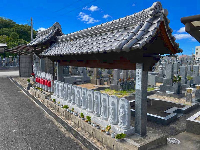 百舌鳥共同墓地