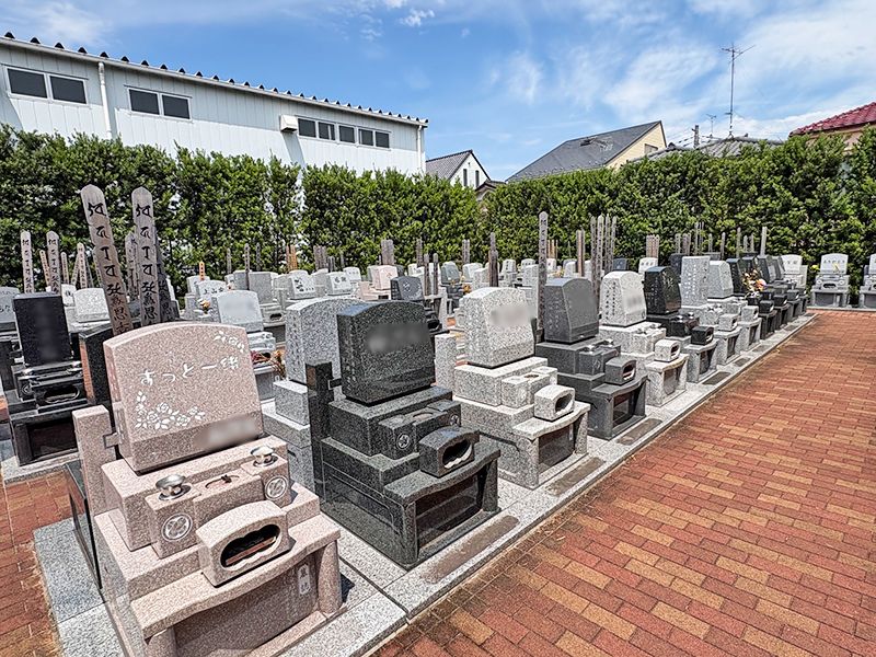 住宅街に囲まれた閑静な環境です