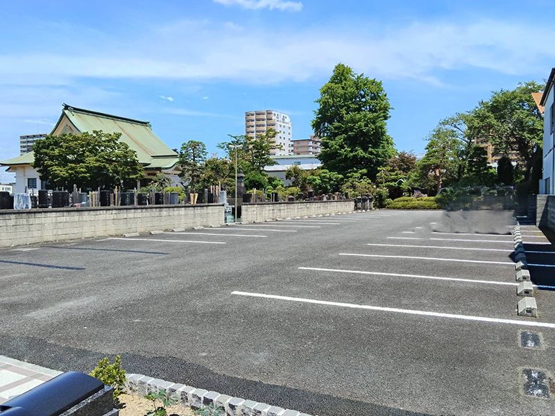 広い駐車場