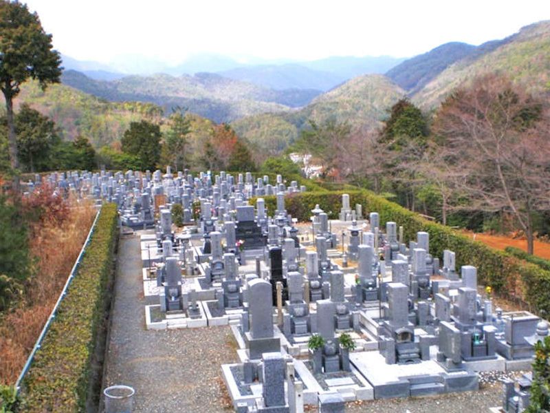 鳴滝霊園