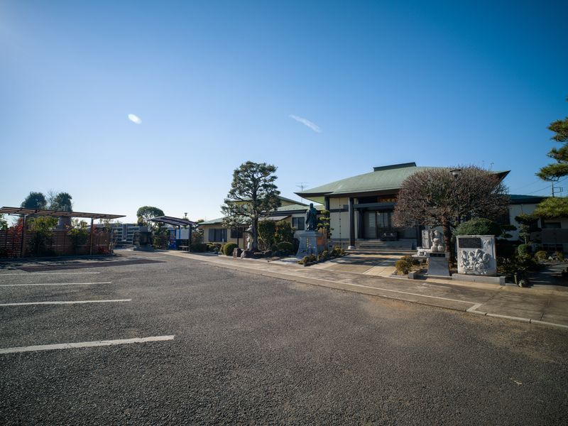 無料駐車場20台完備