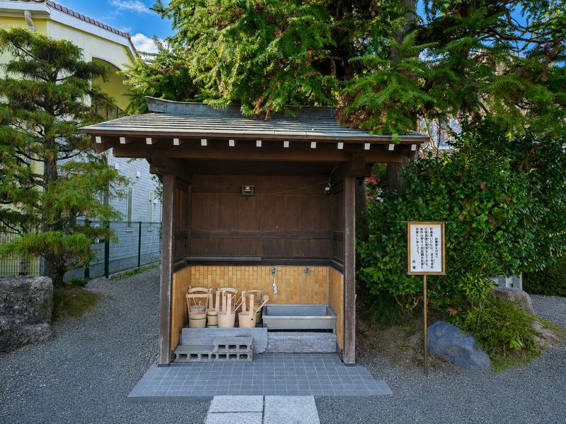 水場を備え、安心してお参りいただけます