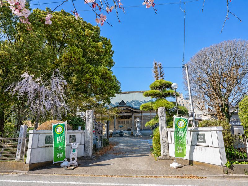 太田駅から徒歩8分、いつでも気軽にお参りできます。