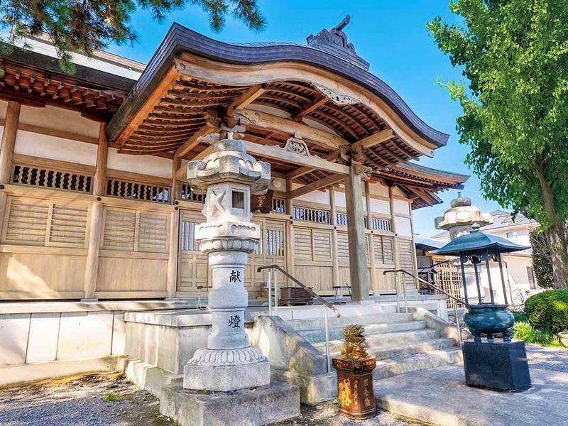 500年以上続く霊雲寺が永代にわたり供養・管理いたします。