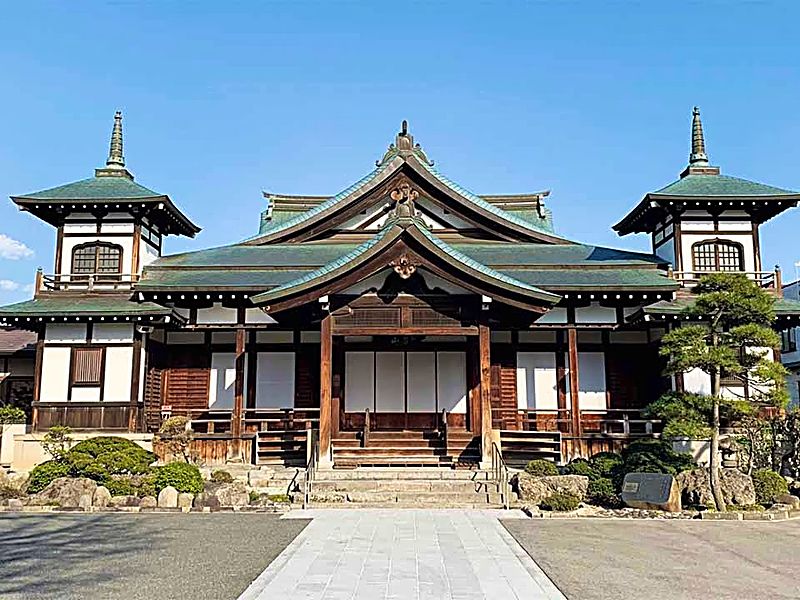 約400年続く明善寺が永代にわたり供養・管理いたします。