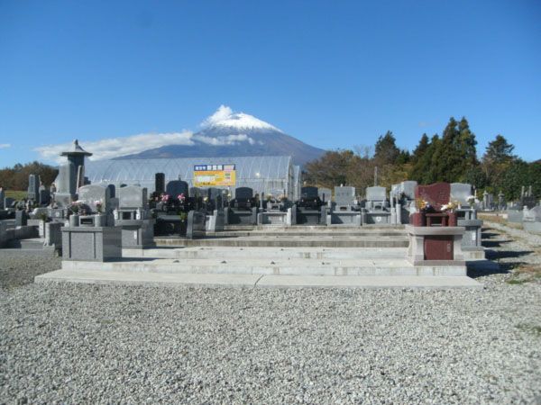 御殿場市ぐみ沢霊園樹木葬