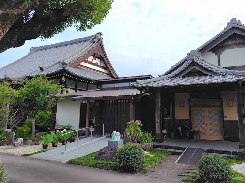 長善寺本堂客殿全景