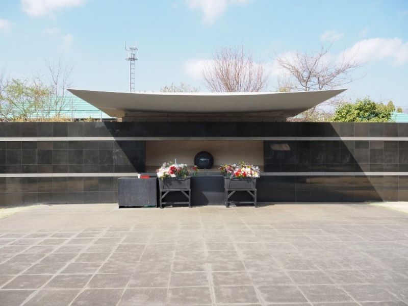 峰山霊園 慰霊碑型合葬式墓所