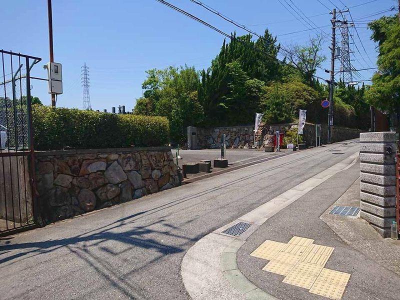 唐熊霊苑 進入路