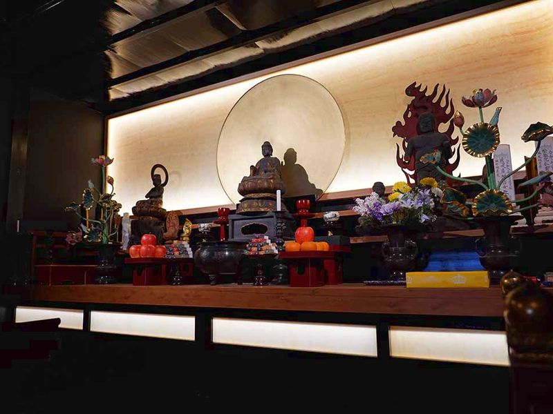 荘厳で落ち着いた雰囲気の正慶寺本堂