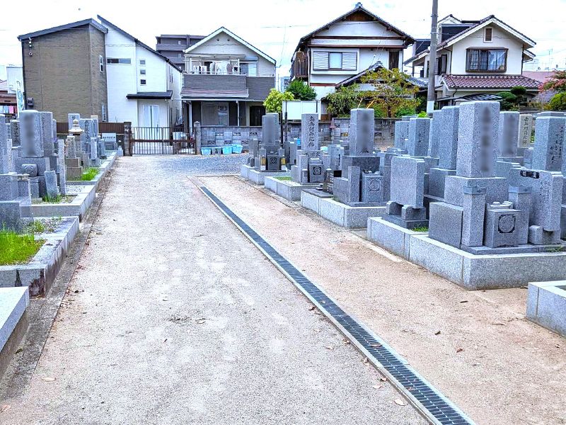 境内墓地