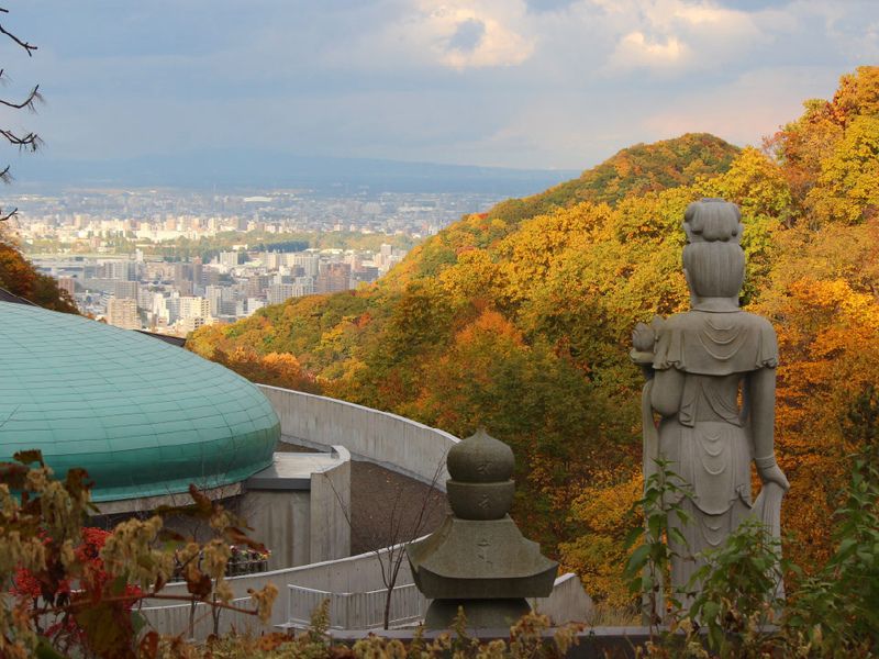 札幌市を一望できる絶景 お参りの際にはぜひ景色もお楽しみください