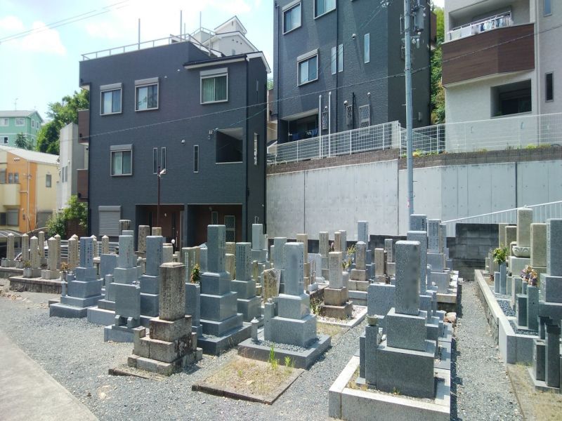 東秦共同墓地