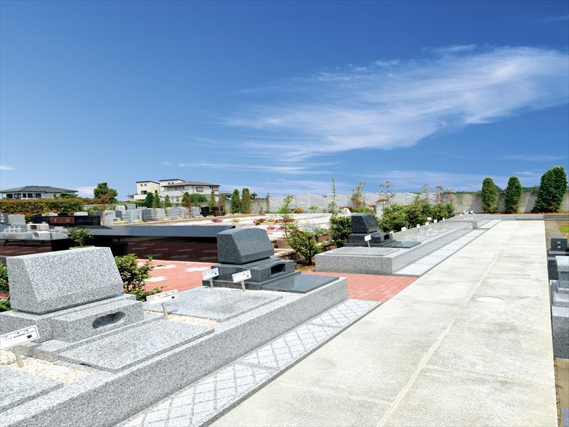 しらこばとメモリアルパークの墓地風景