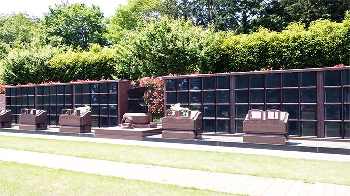 ヒューマンメモリー梅郷「ヒューマンエタニティ」（永代供養墓）　明るい雰囲気の永代供養墓