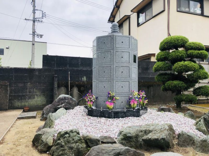 實相寺 のうこつぼ