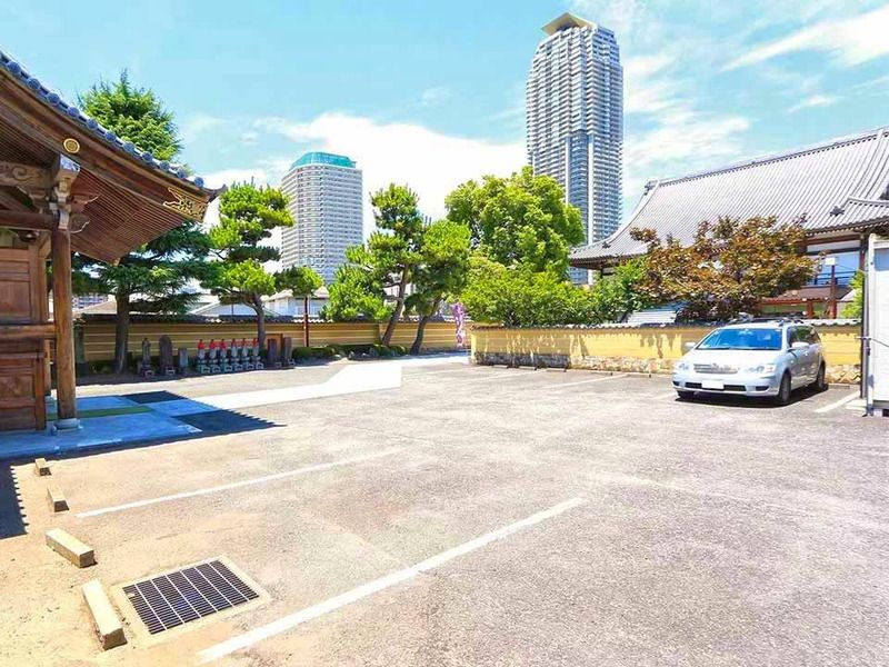 大型駐車場完備