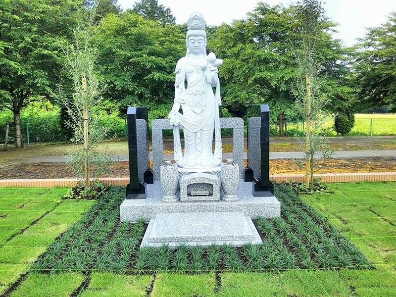 聖観音像に見守られて安らかにお眠りいただけます