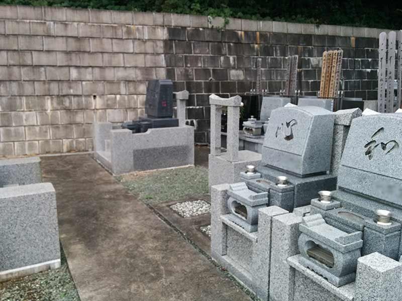 龍洞院　整備された墓域